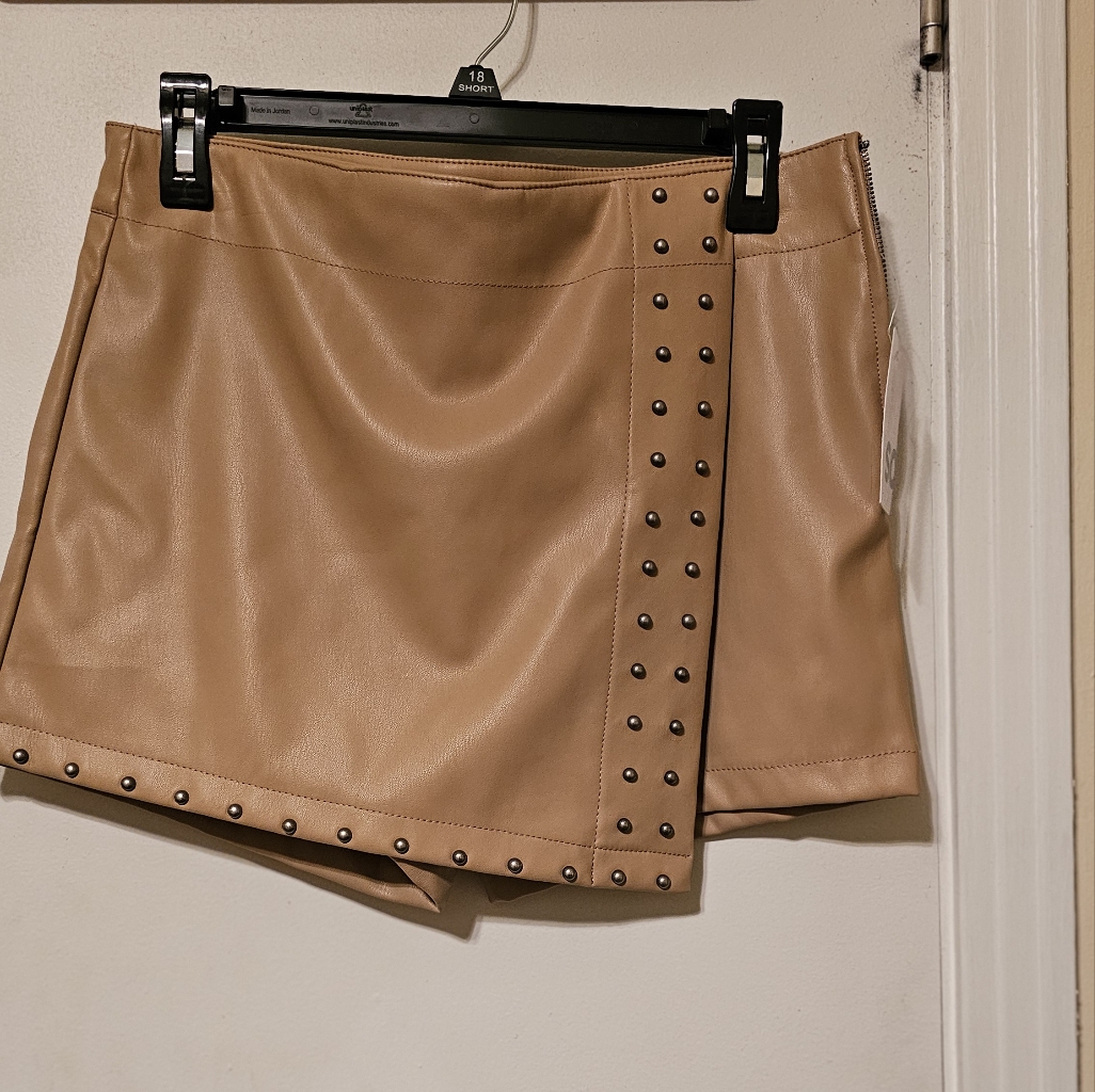New- Junior's Mini Skirt Faux Leather Skorts With Studs- Size 9 & 11